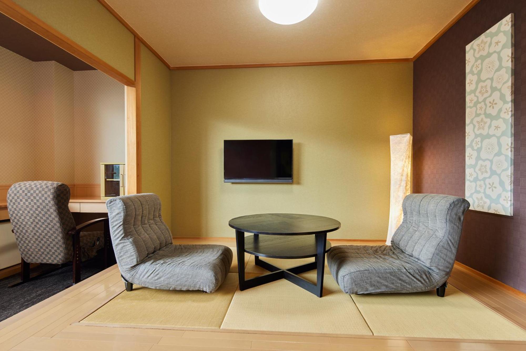 Ryokan Kamenoi Park 3*